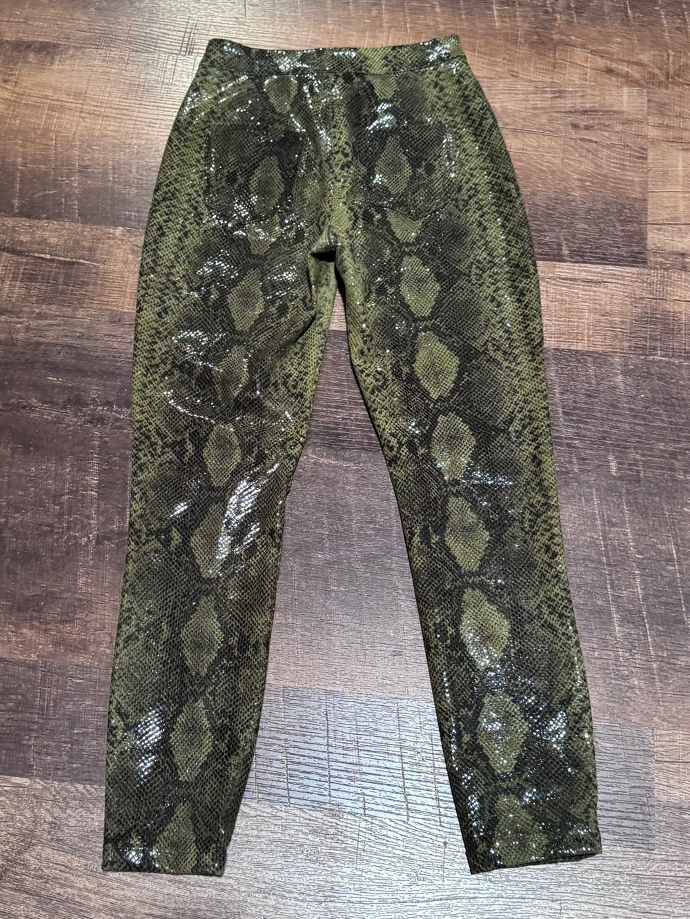 NBD Lizzie Pants in Greener Pastures Faux Snake XS - Picture 5 of 6
